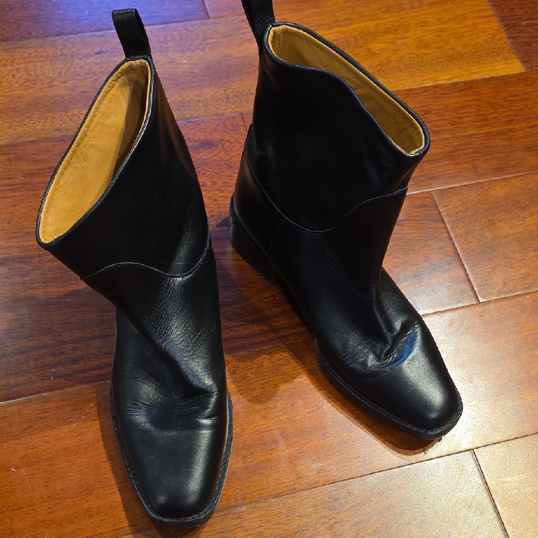 Loq Black Leather Boots